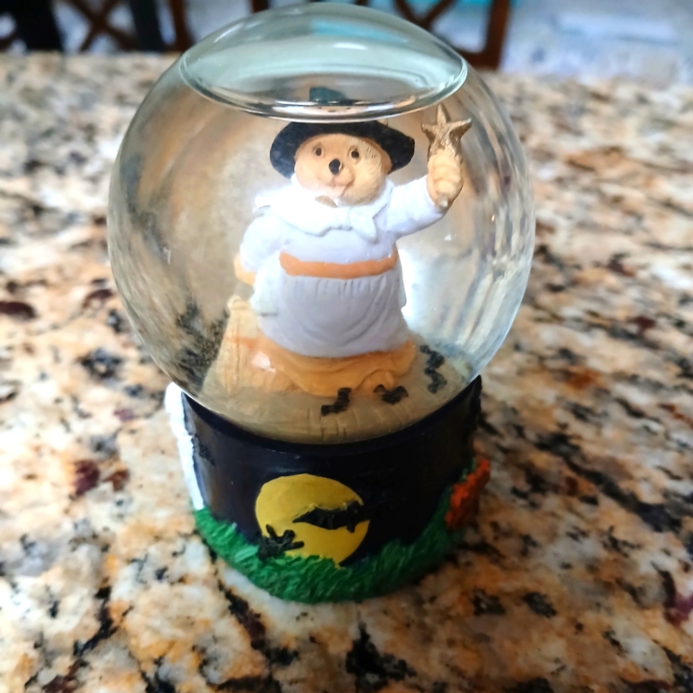 Bear Snow Globe